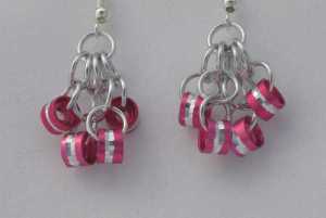 Anodized aluminum rings and aluminum beads colors: bright silver and pink weave: shaggy loops size: 